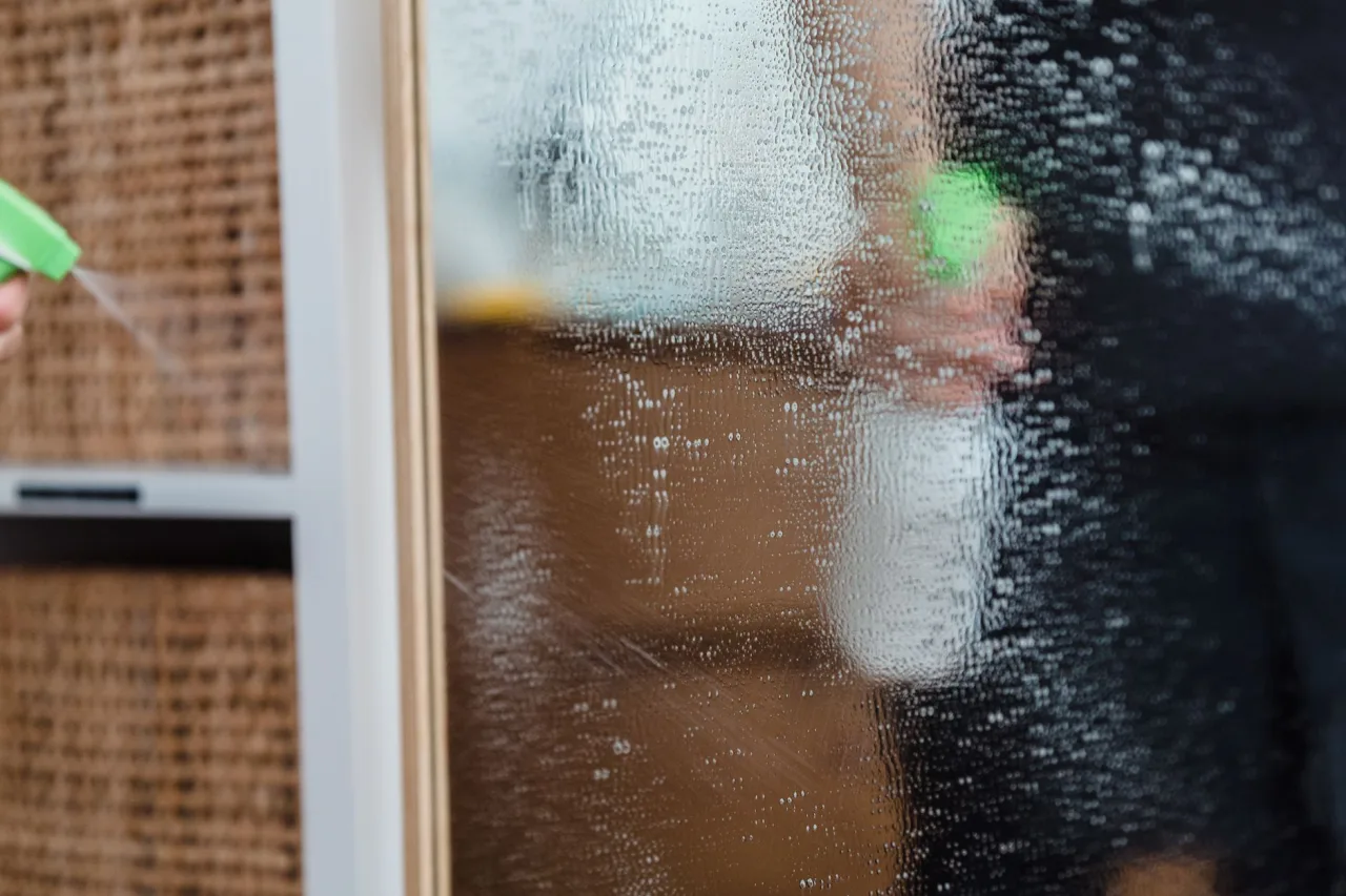 Glass Cleaning: Complete UAE Guide
